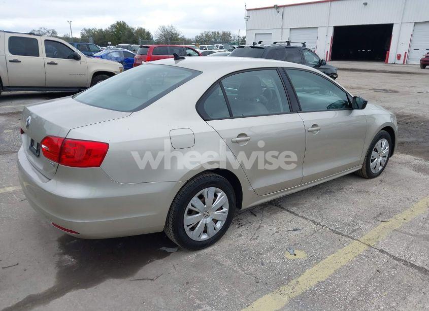 Photo 4 of 2014 Volkswagen Jetta 2.0L TDI VALUE EDITION (VIN 3VWLL7AJ6EM330604)