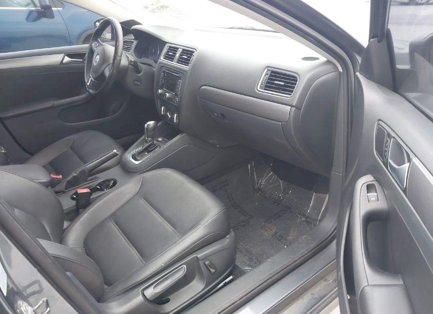 Photo 5 of 2014 Volkswagen Jetta 2.0L TDI (VIN 3VWLL7AJ6EM390012)