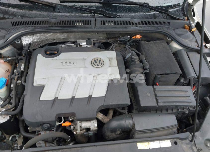Photo 10 of 2011 Volkswagen Jetta 2.0L TDI (VIN 3VWLL7AJ7BM082097)