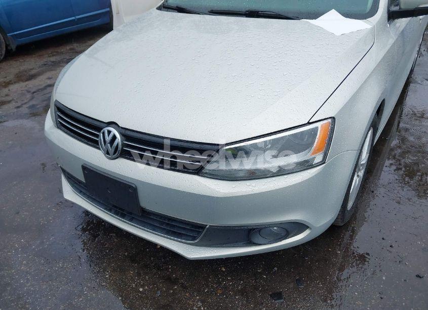 Photo 6 of 2011 Volkswagen Jetta 2.0L TDI (VIN 3VWLL7AJ7BM082097)