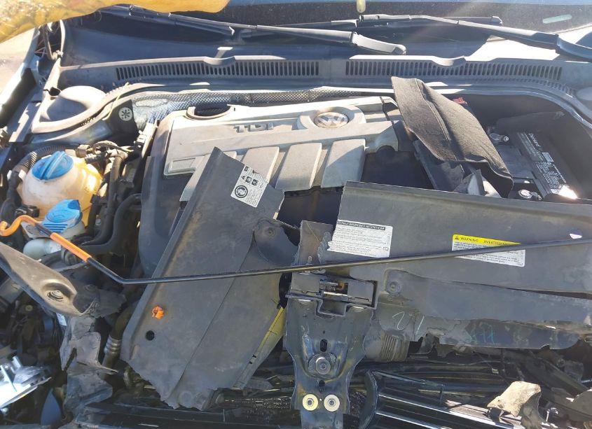 Photo 10 of 2013 Volkswagen Jetta 2.0L TDI (VIN 3VWLL7AJ7DM289253)