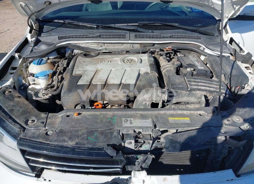 Photo 10 of 2013 Volkswagen Jetta 2.0L TDI (VIN 3VWLL7AJ7DM388123)
