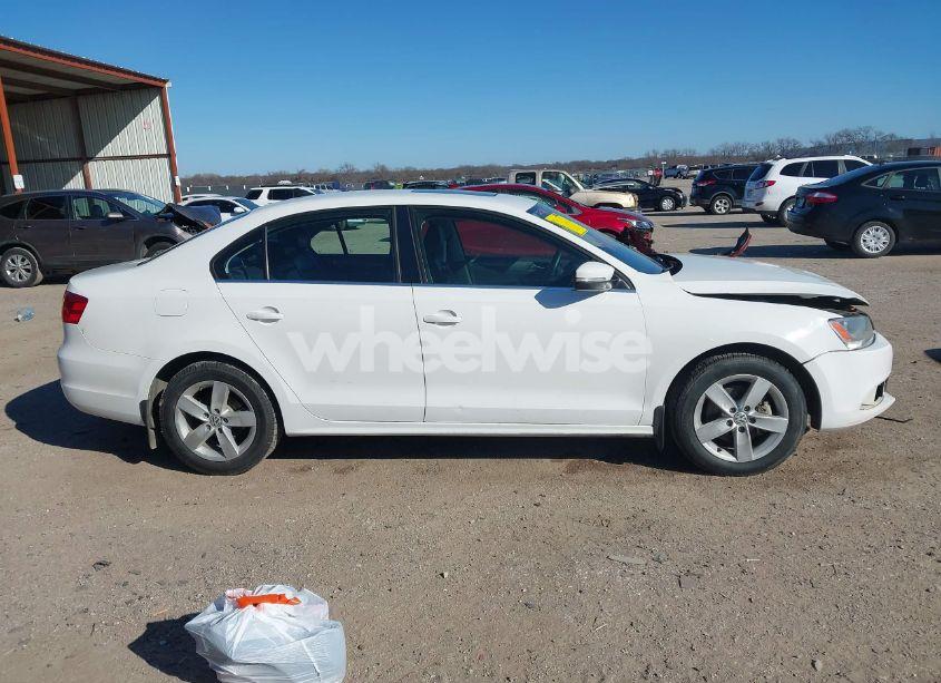 Photo 13 of 2013 Volkswagen Jetta 2.0L TDI (VIN 3VWLL7AJ7DM388123)