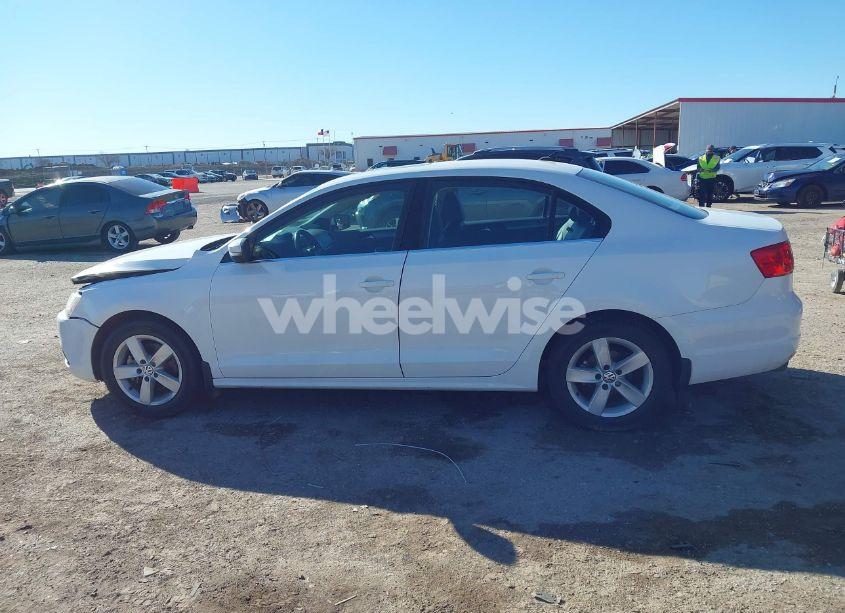 Photo 14 of 2013 Volkswagen Jetta 2.0L TDI (VIN 3VWLL7AJ7DM388123)