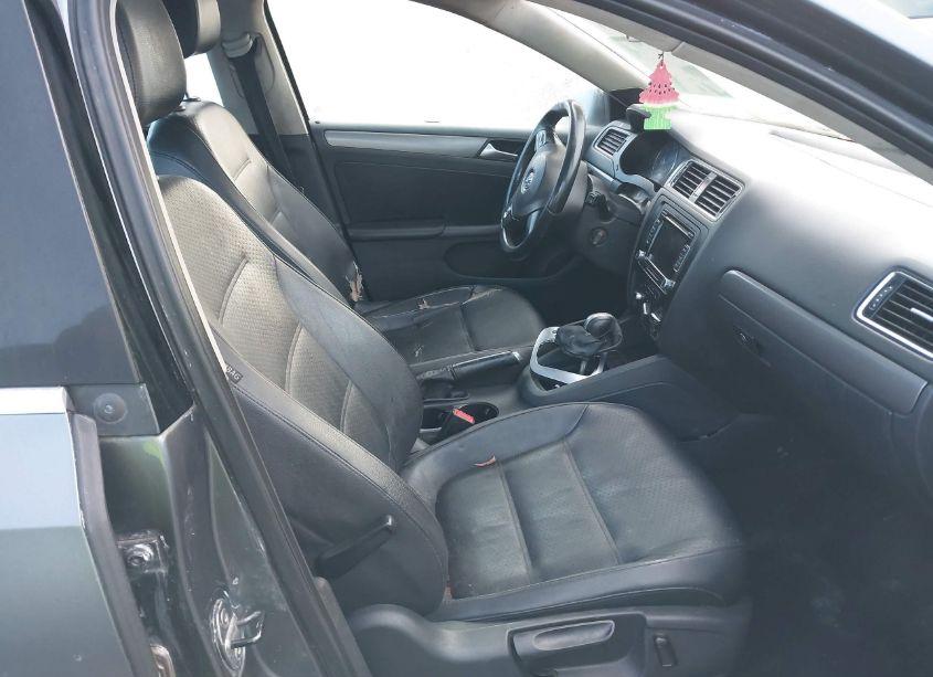 Photo 5 of 2013 Volkswagen Jetta 2.0L TDI (VIN 3VWLL7AJ7DM447770)