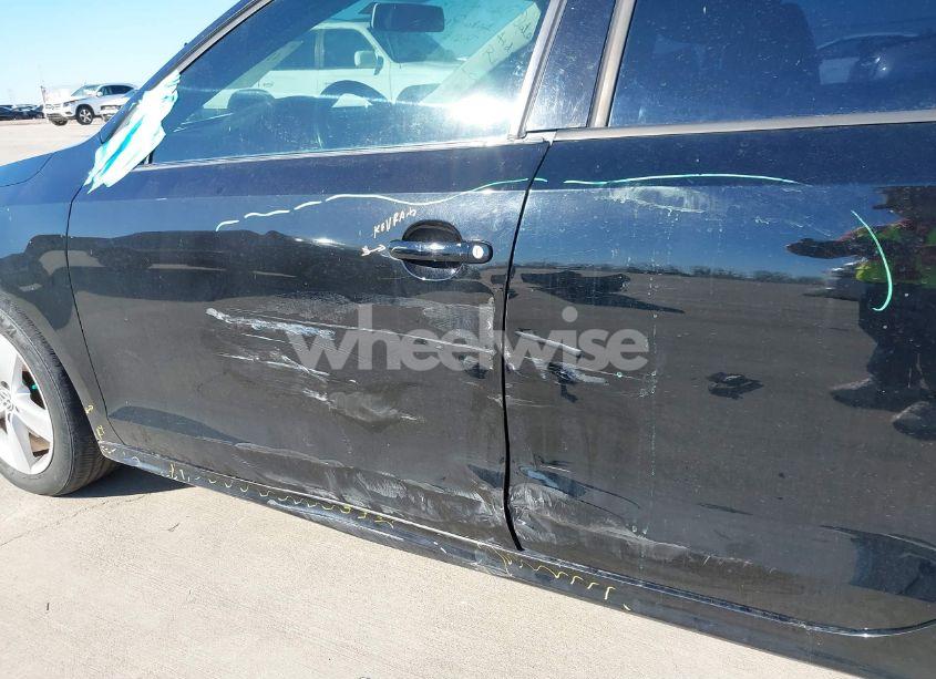 Photo 6 of 2011 Volkswagen Jetta 2.0L TDI (VIN 3VWLL7AJ8BM053370)