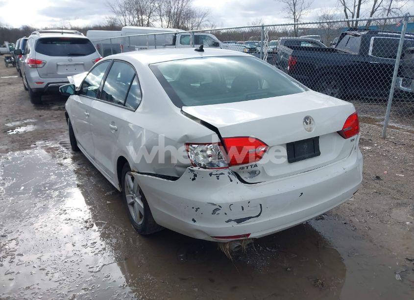 Photo 3 of 2012 Volkswagen Jetta 2.0L TDI (VIN 3VWLL7AJ8CM094552)