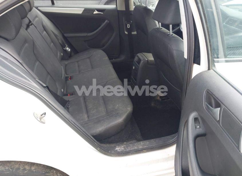 Photo 8 of 2012 Volkswagen Jetta 2.0L TDI (VIN 3VWLL7AJ8CM094552)