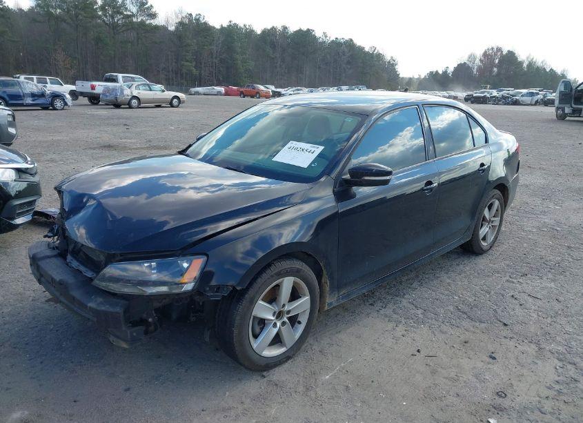 Photo 2 of 2012 Volkswagen Jetta TDI (VIN 3VWLL7AJ8CM334389)