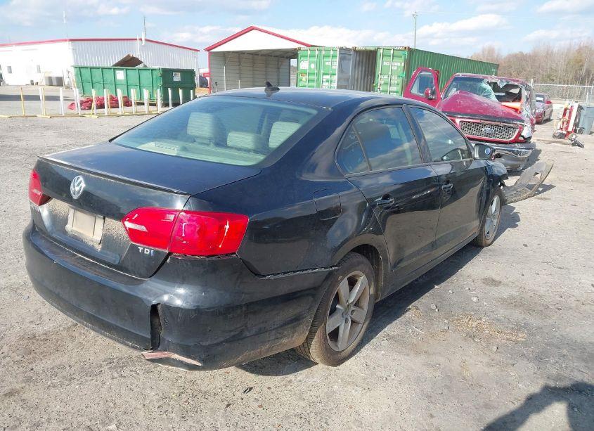 Photo 4 of 2012 Volkswagen Jetta TDI (VIN 3VWLL7AJ8CM334389)