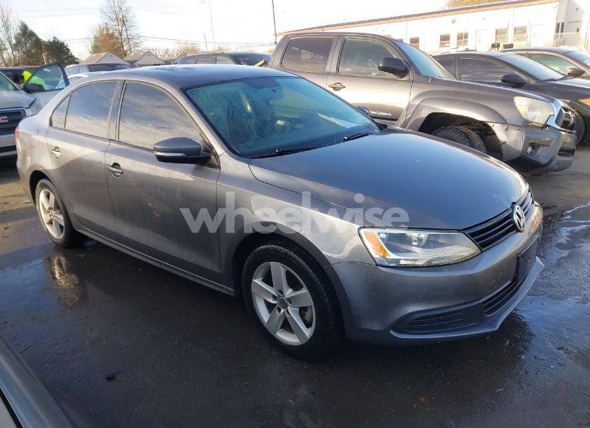 2012 Volkswagen Jetta 2.0L TDI (VIN 3VWLL7AJ8CM414811) main photo