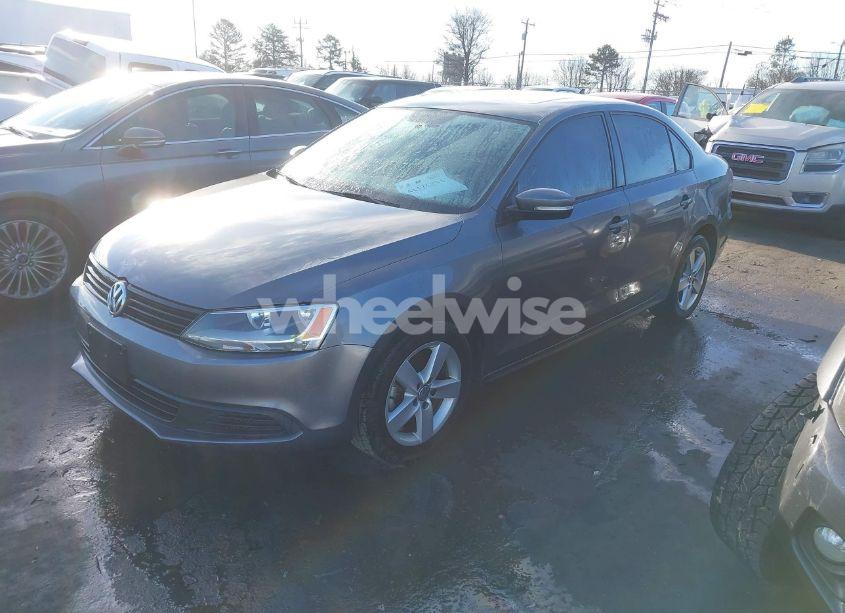 Photo 2 of 2012 Volkswagen Jetta 2.0L TDI (VIN 3VWLL7AJ8CM414811)