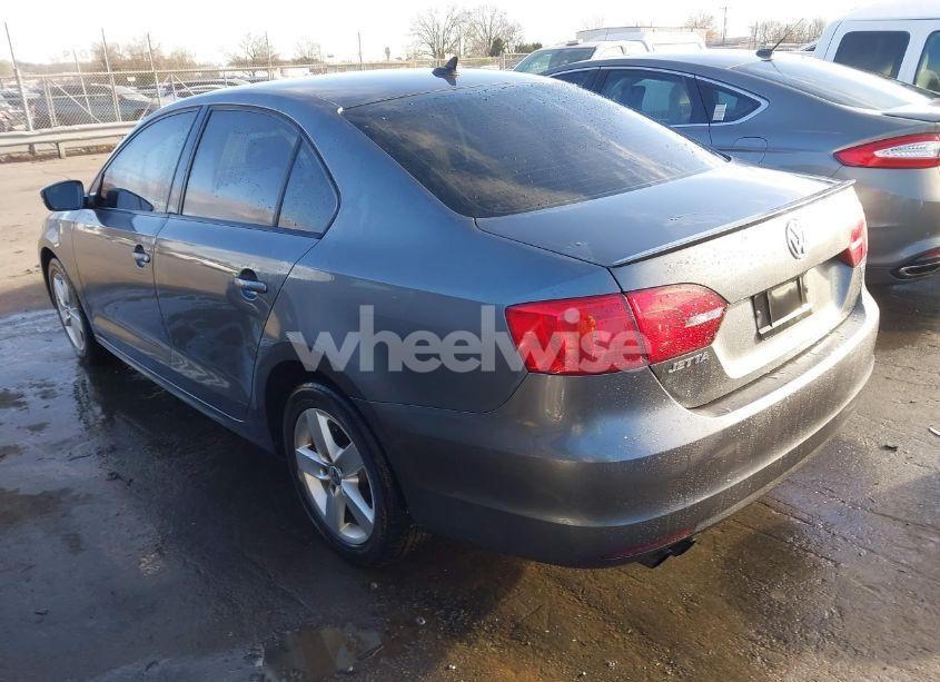 Photo 3 of 2012 Volkswagen Jetta 2.0L TDI (VIN 3VWLL7AJ8CM414811)