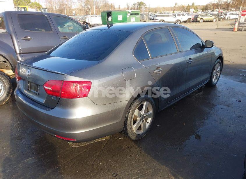 Photo 4 of 2012 Volkswagen Jetta 2.0L TDI (VIN 3VWLL7AJ8CM414811)
