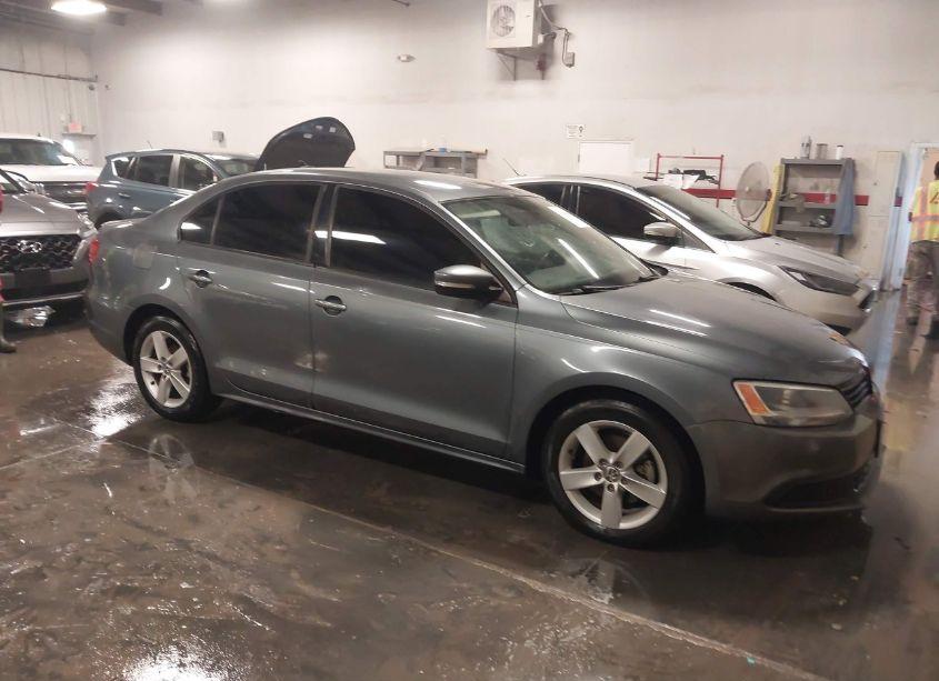 2012 Volkswagen Jetta 2.0L TDI (VIN 3VWLL7AJ8CM415652) main photo