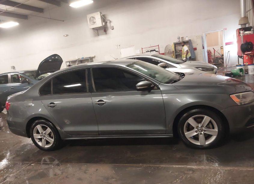 Photo 13 of 2012 Volkswagen Jetta 2.0L TDI (VIN 3VWLL7AJ8CM415652)