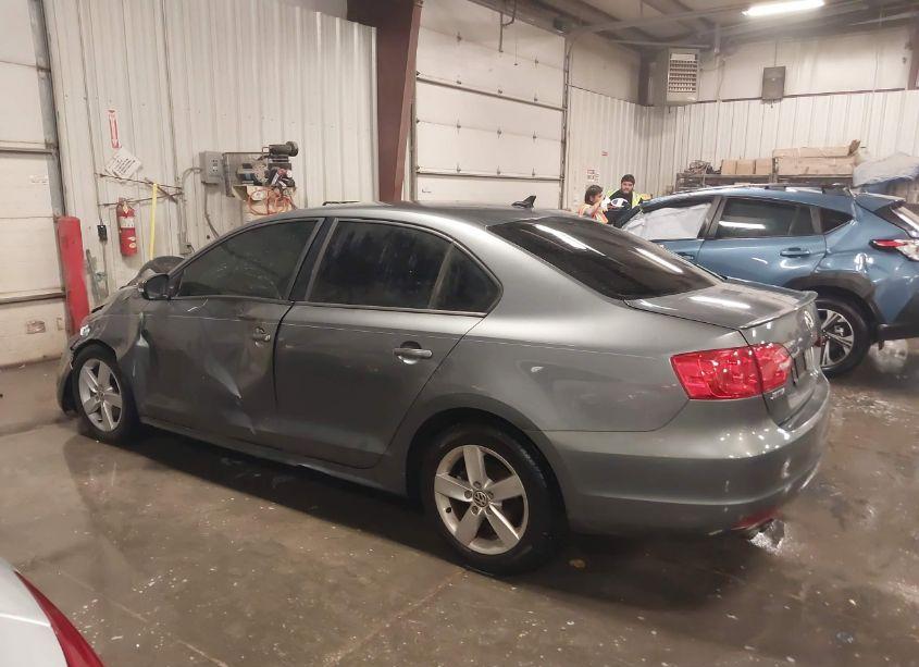Photo 3 of 2012 Volkswagen Jetta 2.0L TDI (VIN 3VWLL7AJ8CM415652)