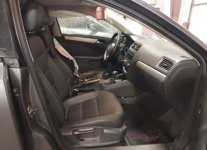 Photo 5 of 2012 Volkswagen Jetta 2.0L TDI (VIN 3VWLL7AJ8CM415652)