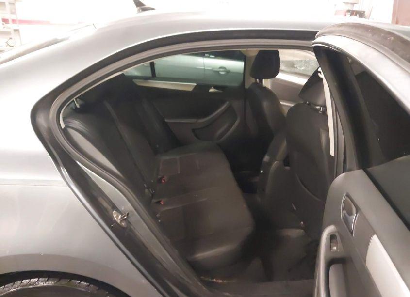 Photo 8 of 2012 Volkswagen Jetta 2.0L TDI (VIN 3VWLL7AJ8CM415652)