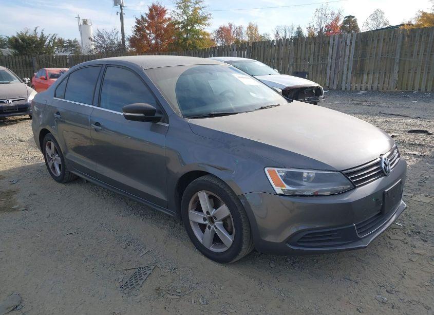 2013 Volkswagen Jetta 2.0L TDI (VIN 3VWLL7AJ8DM279914) main photo