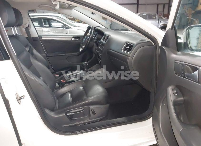 Photo 5 of 2013 Volkswagen Jetta 2.0L TDI (VIN 3VWLL7AJ8DM280979)