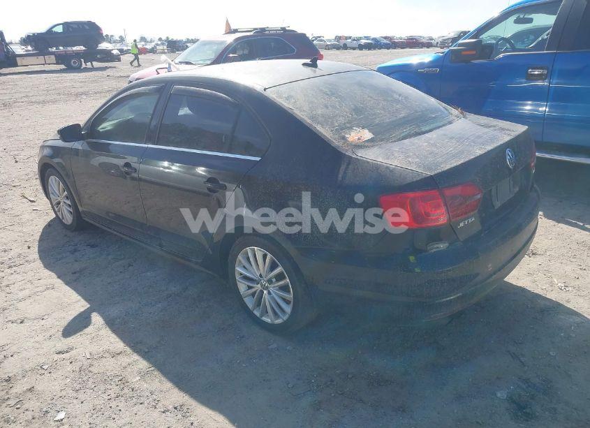 Photo 3 of 2013 Volkswagen Jetta 2.0L TDI (VIN 3VWLL7AJ8DM285616)