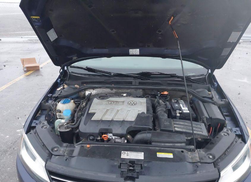 Photo 10 of 2013 Volkswagen Jetta 2.0L TDI (VIN 3VWLL7AJ8DM287706)
