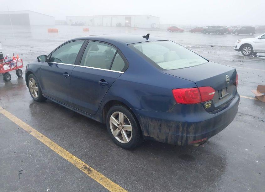 Photo 3 of 2013 Volkswagen Jetta 2.0L TDI (VIN 3VWLL7AJ8DM287706)