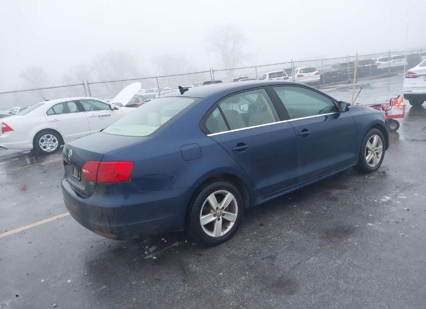 Photo 4 of 2013 Volkswagen Jetta 2.0L TDI (VIN 3VWLL7AJ8DM287706)