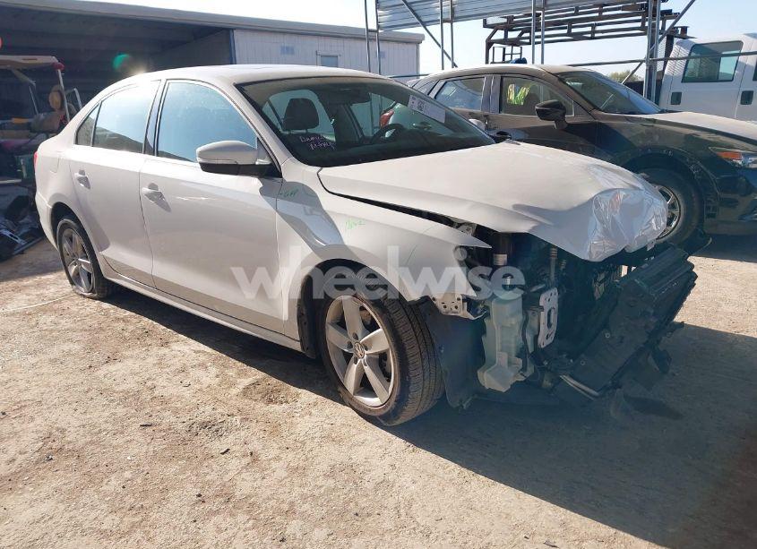 2013 Volkswagen Jetta 2.0L TDI (VIN 3VWLL7AJ8DM411442) main photo