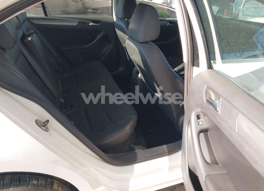 Photo 8 of 2013 Volkswagen Jetta 2.0L TDI (VIN 3VWLL7AJ8DM411442)