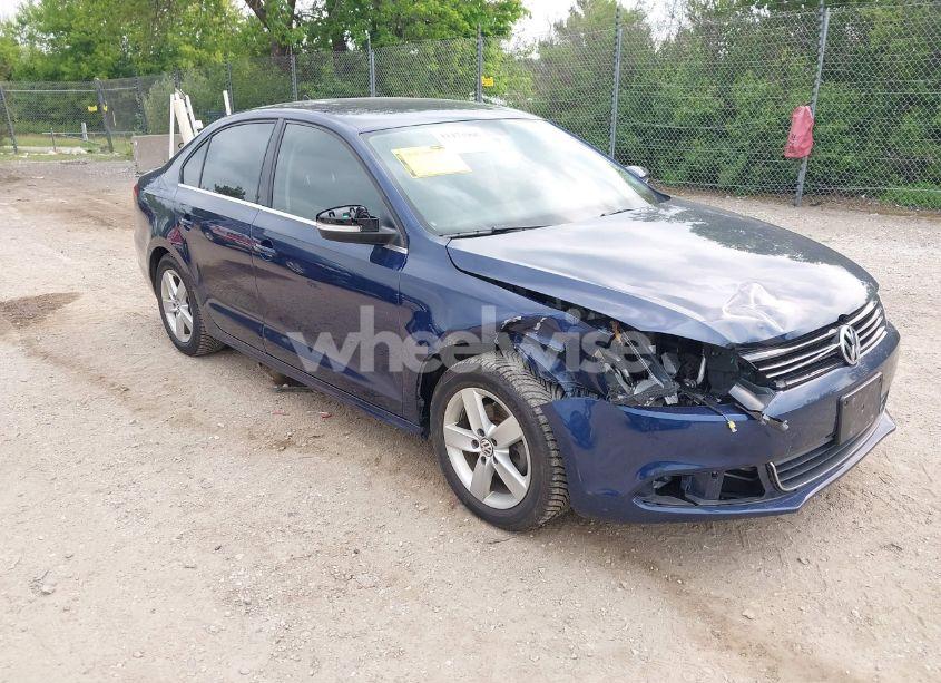 2014 Volkswagen Jetta 2.0L TDI (VIN 3VWLL7AJ8EM266890) main photo