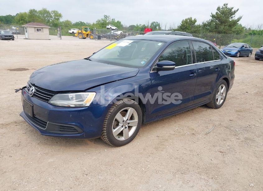 Photo 2 of 2014 Volkswagen Jetta 2.0L TDI (VIN 3VWLL7AJ8EM266890)