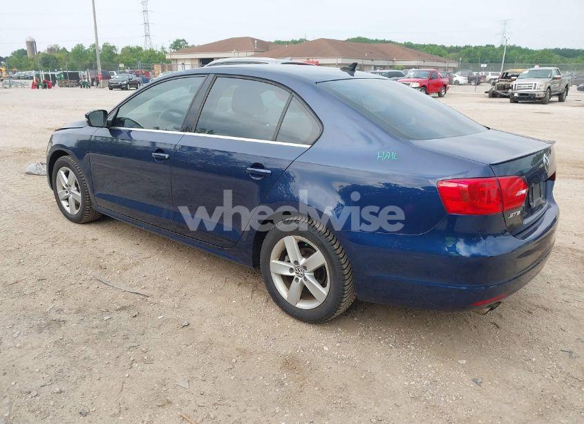 Photo 3 of 2014 Volkswagen Jetta 2.0L TDI (VIN 3VWLL7AJ8EM266890)