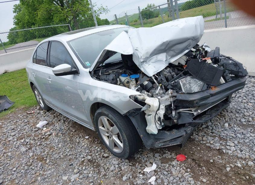 2014 Volkswagen Jetta 2.0L TDI (VIN 3VWLL7AJ8EM413886) main photo