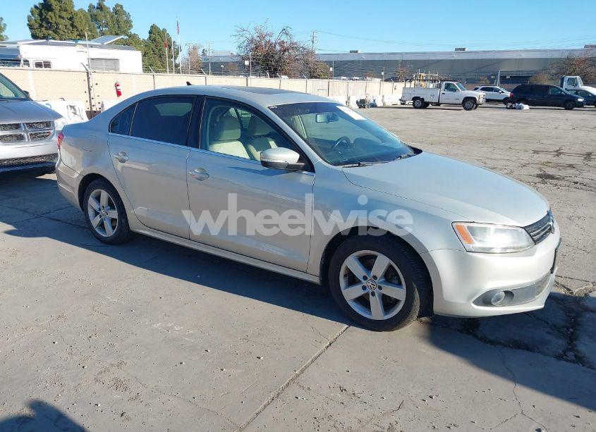2012 Volkswagen Jetta 2.0L TDI (VIN 3VWLL7AJ9CM314572) main photo