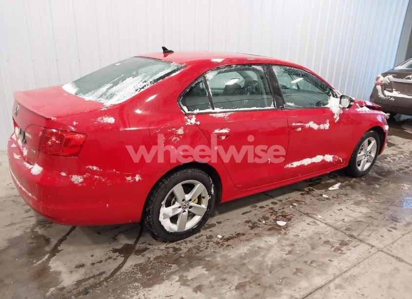 Photo 4 of 2012 Volkswagen Jetta 2.0L TDI (VIN 3VWLL7AJ9CM317343)