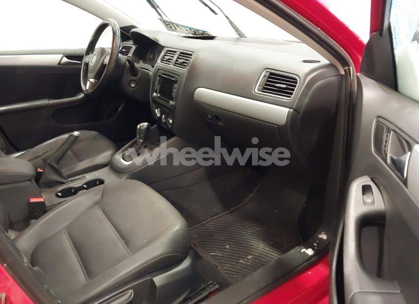 Photo 5 of 2012 Volkswagen Jetta 2.0L TDI (VIN 3VWLL7AJ9CM317343)