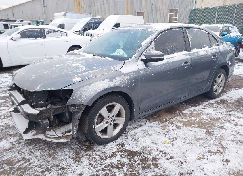 Photo 2 of 2012 Volkswagen Jetta 2.0L TDI (VIN 3VWLL7AJ9CM321117)