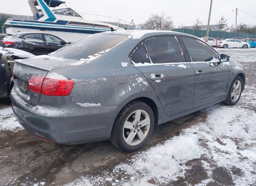Photo 4 of 2012 Volkswagen Jetta 2.0L TDI (VIN 3VWLL7AJ9CM321117)