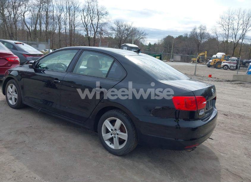 Photo 3 of 2012 Volkswagen Jetta 2.0L TDI (VIN 3VWLL7AJ9CM329962)