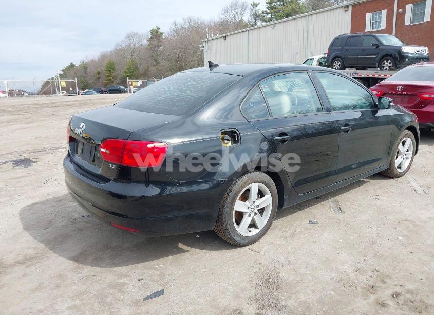 Photo 4 of 2012 Volkswagen Jetta 2.0L TDI (VIN 3VWLL7AJ9CM329962)