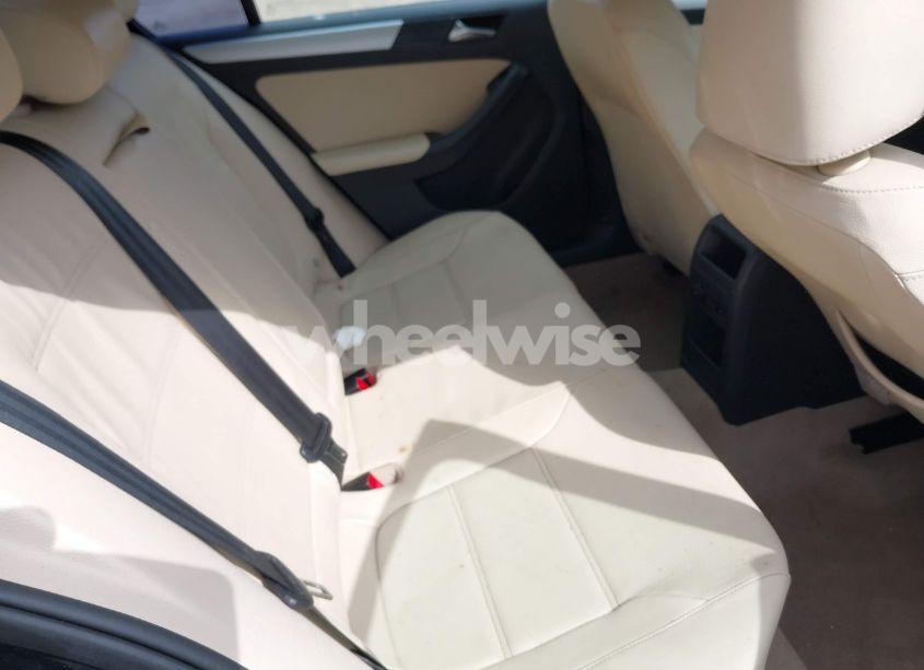 Photo 8 of 2012 Volkswagen Jetta 2.0L TDI (VIN 3VWLL7AJ9CM329962)