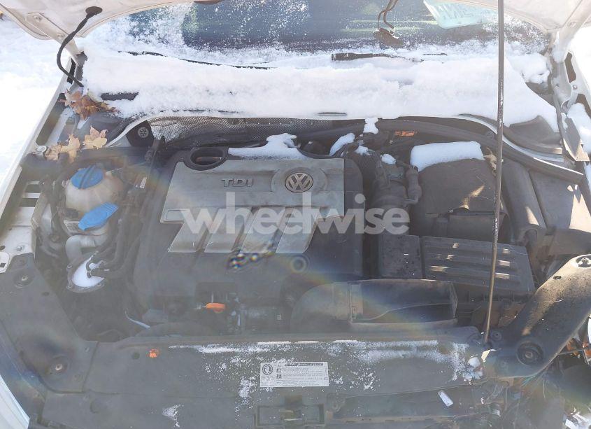 Photo 10 of 2013 Volkswagen Jetta 2.0L TDI (VIN 3VWLL7AJ9DM203621)