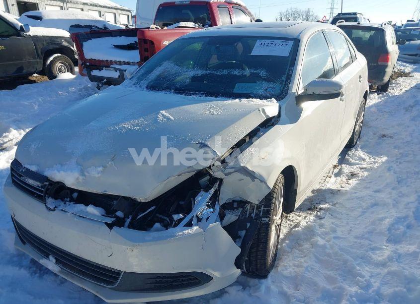 Photo 2 of 2013 Volkswagen Jetta 2.0L TDI (VIN 3VWLL7AJ9DM203621)