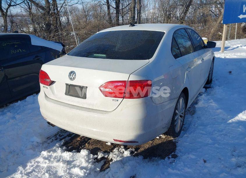 Photo 4 of 2013 Volkswagen Jetta 2.0L TDI (VIN 3VWLL7AJ9DM203621)