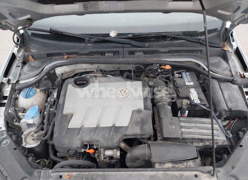 Photo 10 of 2013 Volkswagen Jetta 2.0L TDI (VIN 3VWLL7AJ9DM241673)