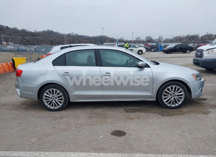 Photo 13 of 2013 Volkswagen Jetta 2.0L TDI (VIN 3VWLL7AJ9DM241673)