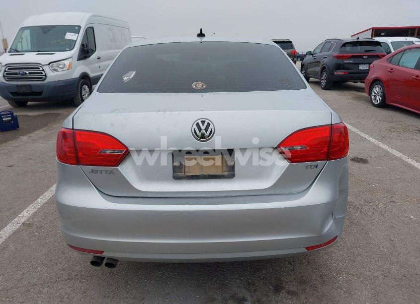 Photo 16 of 2013 Volkswagen Jetta 2.0L TDI (VIN 3VWLL7AJ9DM241673)