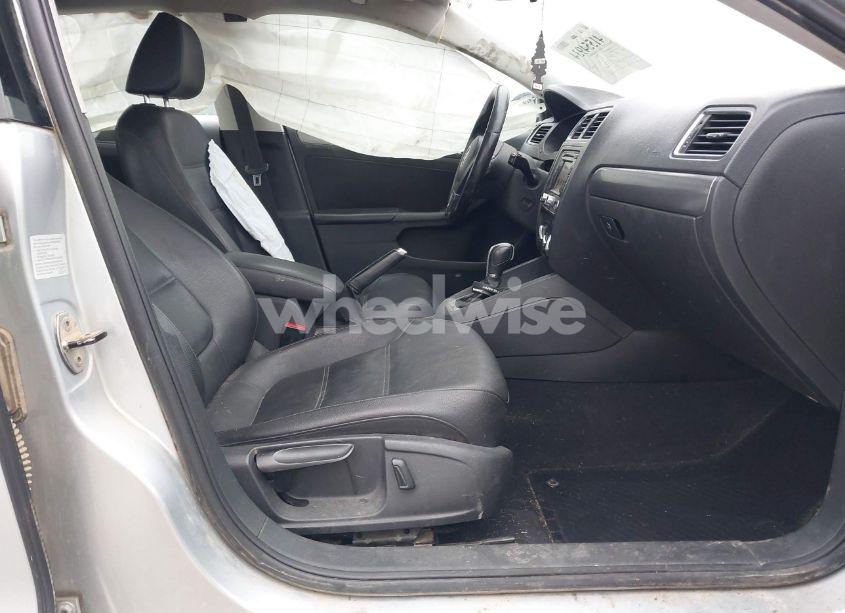 Photo 5 of 2013 Volkswagen Jetta 2.0L TDI (VIN 3VWLL7AJ9DM241673)